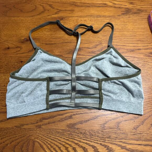 real Brand Muted Green Strappy T Back Sports Bra Wireless Size Large No Padding - Picture 3 of 5